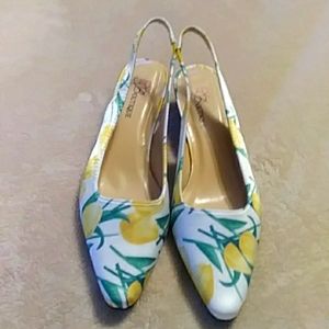 EY Boutique Kitten Heels - Printed Satin - 8 1/2